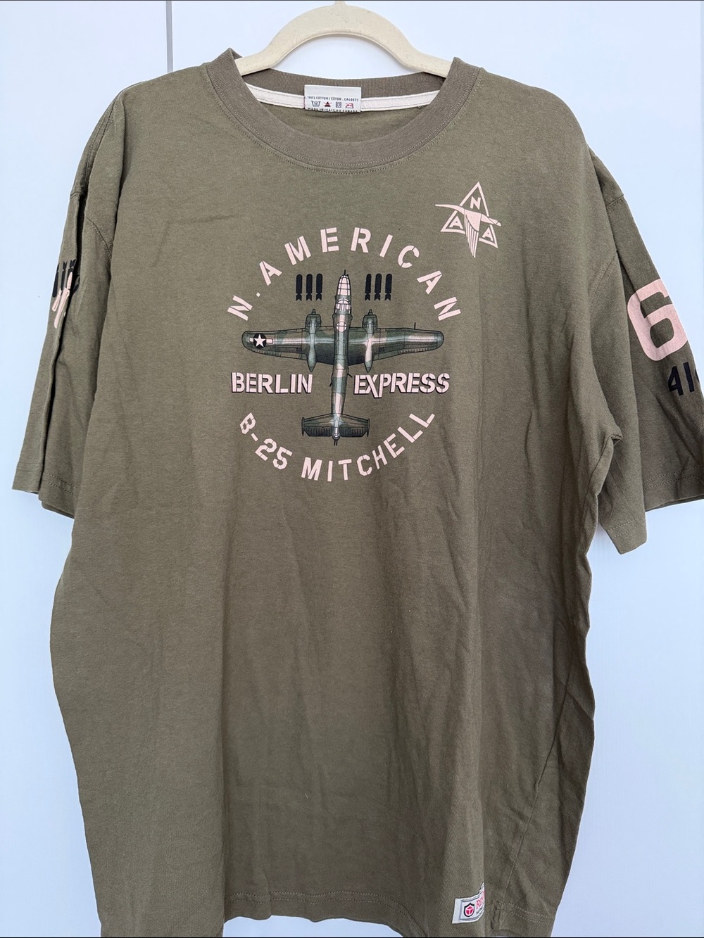 Red Canoe B-25 Mitchell Berlin Express Graphic T-Shirt Men’s Made in Canada XXL